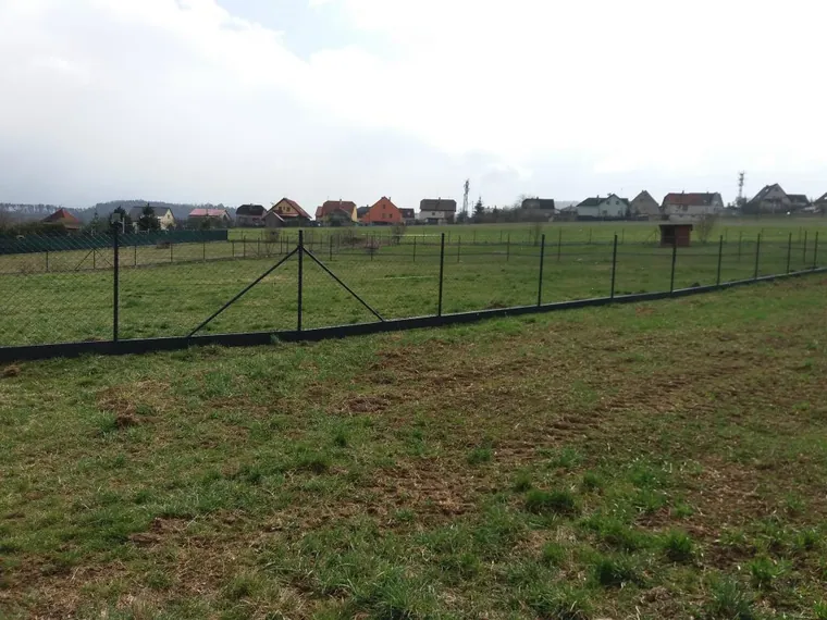 Ploty s odlehčenou podhrabovou deskou — fotografie 2